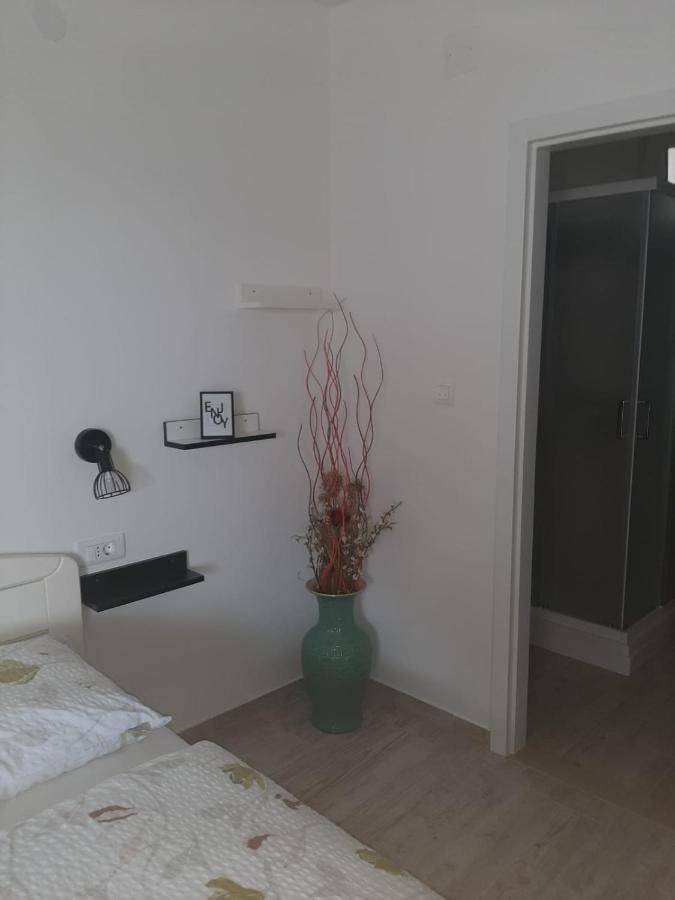 Apartments Mate Бол Екстериор снимка