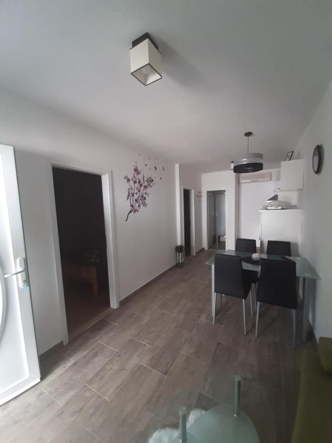 Apartments Mate Бол Екстериор снимка