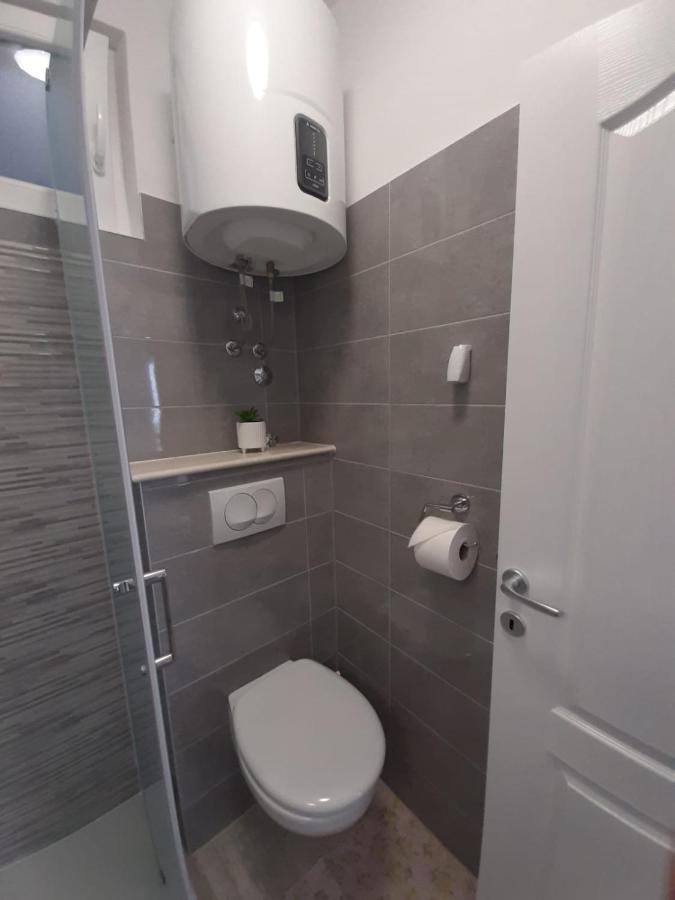 Apartments Mate Бол Екстериор снимка